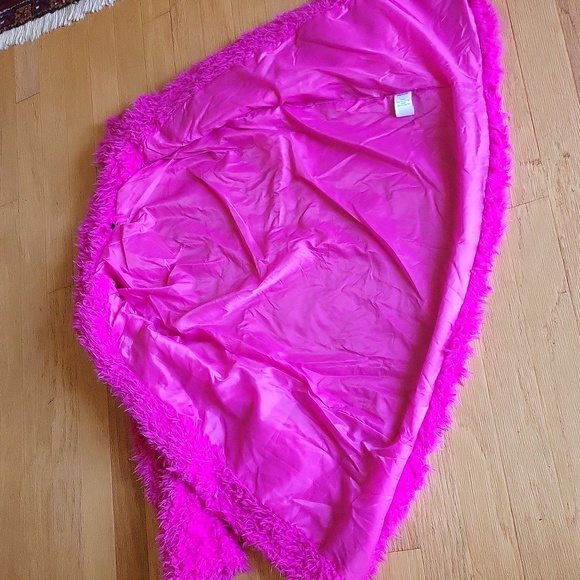 Fushia teddy jacket 3/4 length. Hook closure.  2 front pockets. NEW - Picture 10 of 12